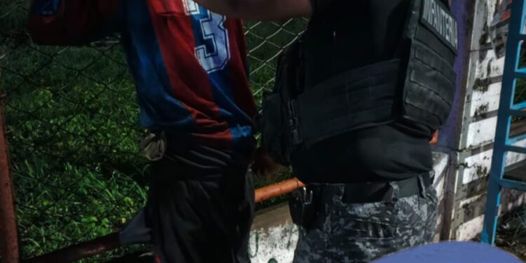 San Pedro: frustran intento de robo de un medidor eléctrico en pleno centro y demoran al sospechoso