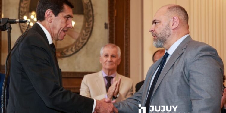 Carlos Sadir tomó juramento al nuevo secretario de Seguridad Pública de Jujuy