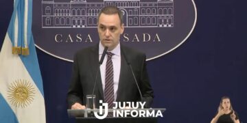 Manuel Adorni dio su primera conferencia de prensa tras el escándalo de sus vuelos