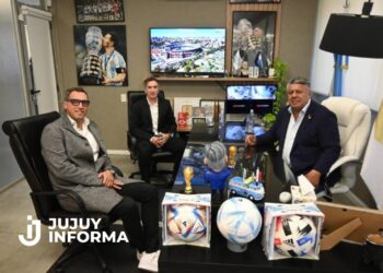 Escándalo en el fútbol argentino: Toviggino también les habría enviado dinero a los árbitros Espinoza y Ejarque