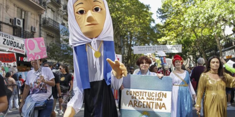 Agrupaciones de Derechos Humanos, políticas y sindicales marchan en todo el país a 50 años del golpe