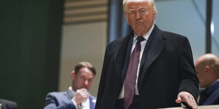 Trump dice que Irán podría ser “eliminado” en una sola noche y que esa noche “podría” ser el martes