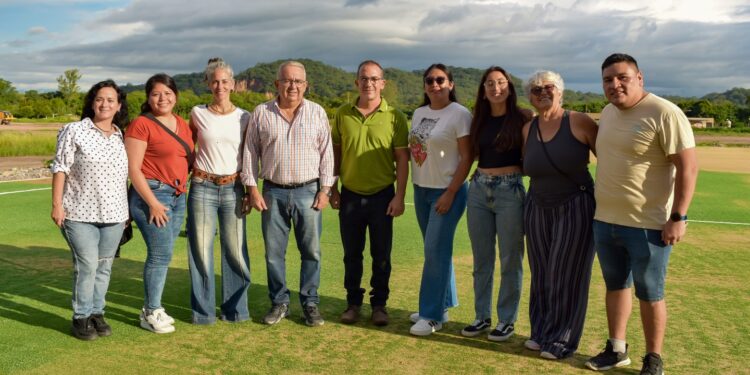 La Liga Municipal de Hockey estrena cancha en San Pedro