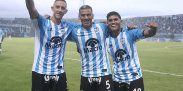 Gimnasia gana y sube