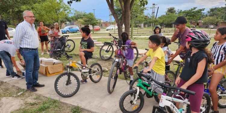 Julio Bravo y el crecimiento de la Escuela de Ciclismo infantil en San Pedro