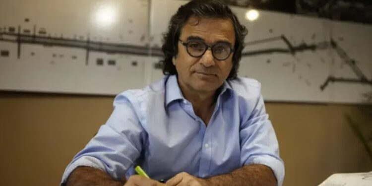 Desplazaron a Carlos Frugoni, el funcionario que reconoció tener propiedades sin declarar en Miami