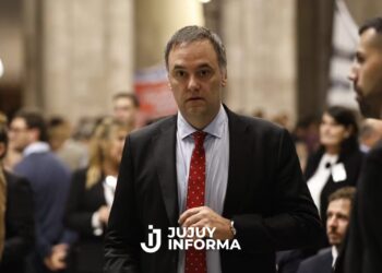 Gastos, deudas e ingresos: las cuentas que hace la Justicia para saber si Adorni tiene más de lo que gana