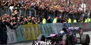 Histórico: Franco Colapinto rodó por primera vez con un Fórmula 1 por las calles de Buenos Aires