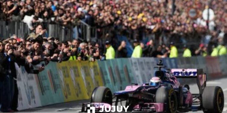 Histórico: Franco Colapinto rodó por primera vez con un Fórmula 1 por las calles de Buenos Aires