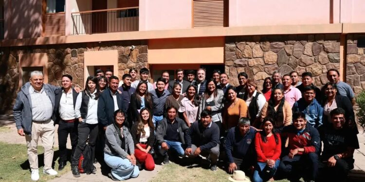 El gobernador Sadir encabezó un encuentro de gestión con jefes comunales de Quebrada y Puna