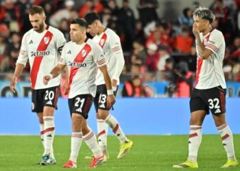 River perdió con Atlético Tucumán y se fue silbado