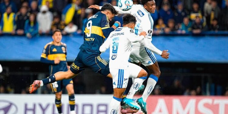 Polémica en la Copa Libertadores: la Conmebol difundió los audios del VAR en Boca vs Cruzeiro