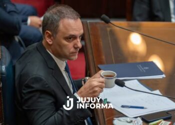 Milei dijo que Adorni adelantará su declaración jurada y descartó que vaya a renunciar