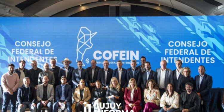 Intendentes de todo el país reclamaron en Rosario una distribución equitativa de fondos y mayor federalismo
