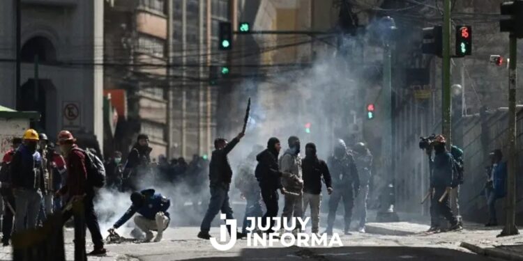 Violentas protestas contra Rodrigo Paz en Bolivia