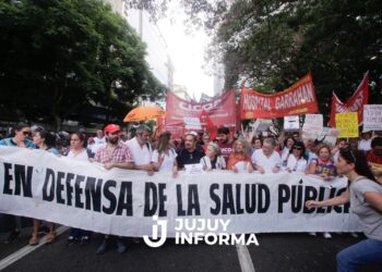 Se realiza la Marcha Federal en defensa de la Salud Pública