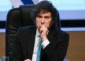 El Financial Times alertó por la fuerte caída de Milei: economía en rojo y el peso del escándalo Adorni