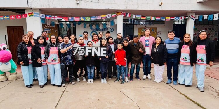 Histórica participación: APREM llega por primera vez a la Fiesta Nacional de los Estudiantes con una carroza inclusiva