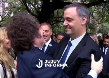 Javier Milei: “Si la Justicia encuentra culpable a Adorni, lo eyecto de una patada, pero yo creo en su honestidad”