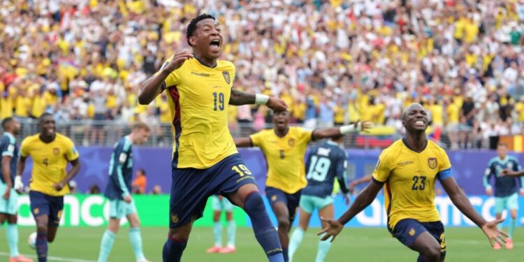 Triunfo histórico: Ecuador le ganó a Alemania y se clasificó a los 16avos del mundial