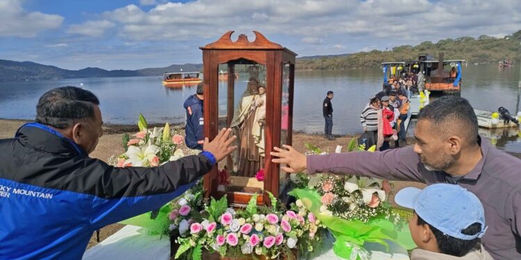 La Virgen del Carmen hizo su peregrinación itinerante por los Diques