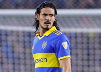 Cavani dejó de ser jugador de Boca