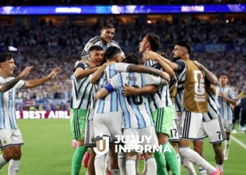 Argentina sufrió muchísimo, pero venció a Cabo Verde con un infartante 3-2 en el alargue