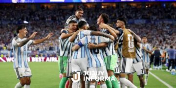 Argentina sufrió muchísimo, pero venció a Cabo Verde con un infartante 3-2 en el alargue