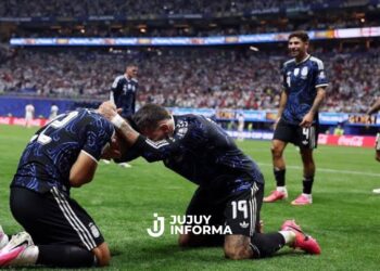 Argentina le dio vuelta el resultado a Inglaterra en su mejor partido del Mundial y está en la final