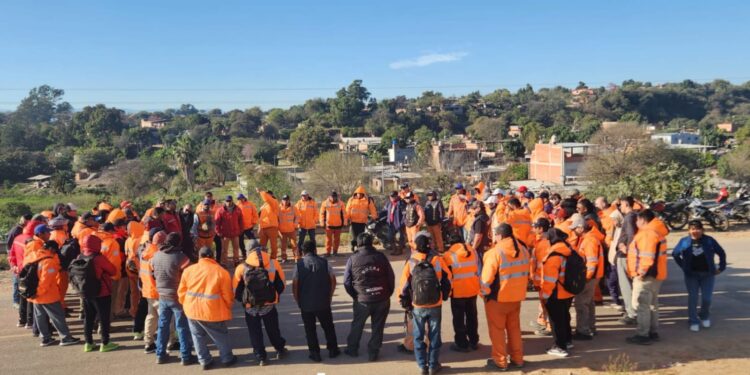 San Pedro: importante reunión de trabajadores de la empresa Chediack con representantes de la UOCRA