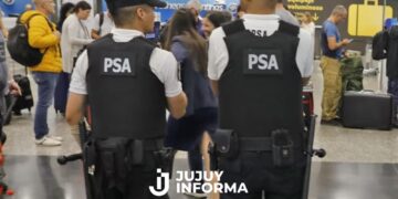 Campaña antiargentina: Milei habilitó por decreto a expulsar a los extranjeros que agravien al país o a sus ciudadanos