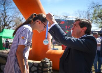 Sadir encabezó la apertura de los Juegos Forja, que reunirán a más de 500 atletas jujeños