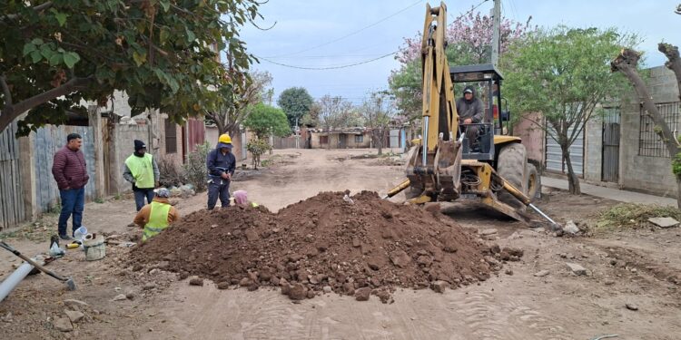 Siguen las obras de cloacas para los barrios de San Pedro