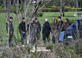 Junto a su familia y amigos: Lionel Messi despidió a su padre en una íntima ceremonia en Rosario