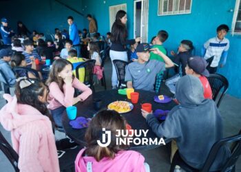 Casi cuatro de cada diez chicos no pueden comprarse ropa en la Argentina