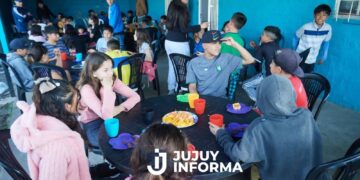 Casi cuatro de cada diez chicos no pueden comprarse ropa en la Argentina