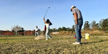 Avanza la primera Escuela Municipal de Golf gratuita en San Pedro de Jujuy