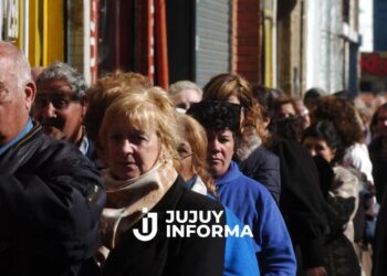 Adultos mayores: Un 34% tiene alta sintomatología ansiosa y depresiva y el 46%, ingresos insuficientes