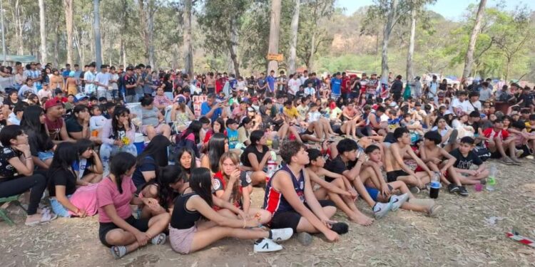 El estudiantado de San Pedro de Jujuy recibe la Primavera