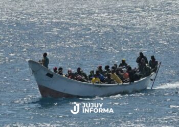 Tragedia en Canarias: murieron 80 personas en un “cayuco” que salió de Gambia y quedó 26 días a la deriva en el mar