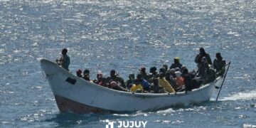 Tragedia en Canarias: murieron 80 personas en un “cayuco” que salió de Gambia y quedó 26 días a la deriva en el mar