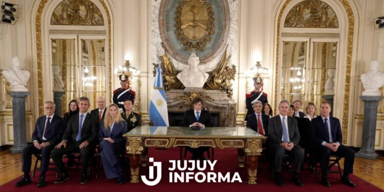 Milei anunció la construcción de una base naval en Tierra del Fuego y sanciones a petroleras que operen en Malvinas