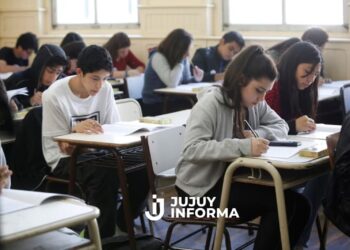 Pruebas PISA: Argentina cayó en lectura, matemática y ciencias y tuvo sus peores resultados desde 2006