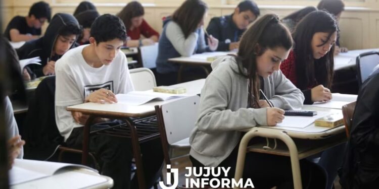 Pruebas PISA: Argentina cayó en lectura, matemática y ciencias y tuvo sus peores resultados desde 2006
