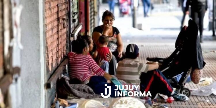 La pobreza volvió a subir en el semestre y hay 1,7 millones de nuevos pobres