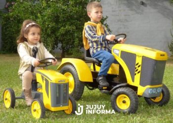 Perico: se inspiró en el tractor que usaba su abuelo y creó una marca con vehículos de juguete para niños