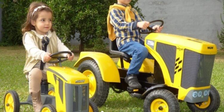 Perico: se inspiró en el tractor que usaba su abuelo y creó una marca con vehículos de juguete para niños