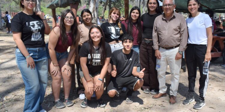 San Pedro recibió la primavera con una gran celebración para los estudiantes en Jaque
