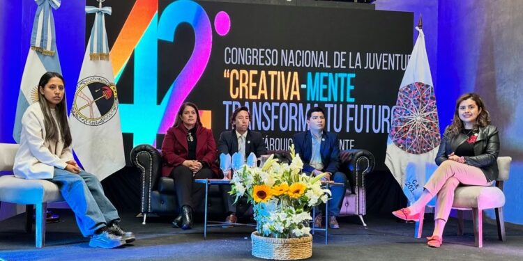 Estudiantes de distintas provincias participan del 42º Congreso de la Juventud