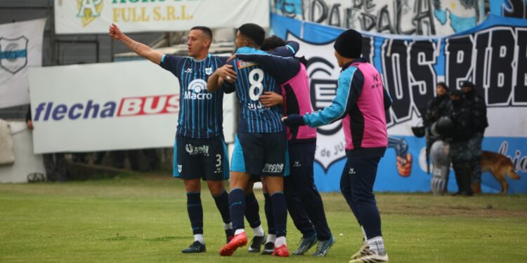 Gimnasia venció a Rafaela y otra vez es puntero